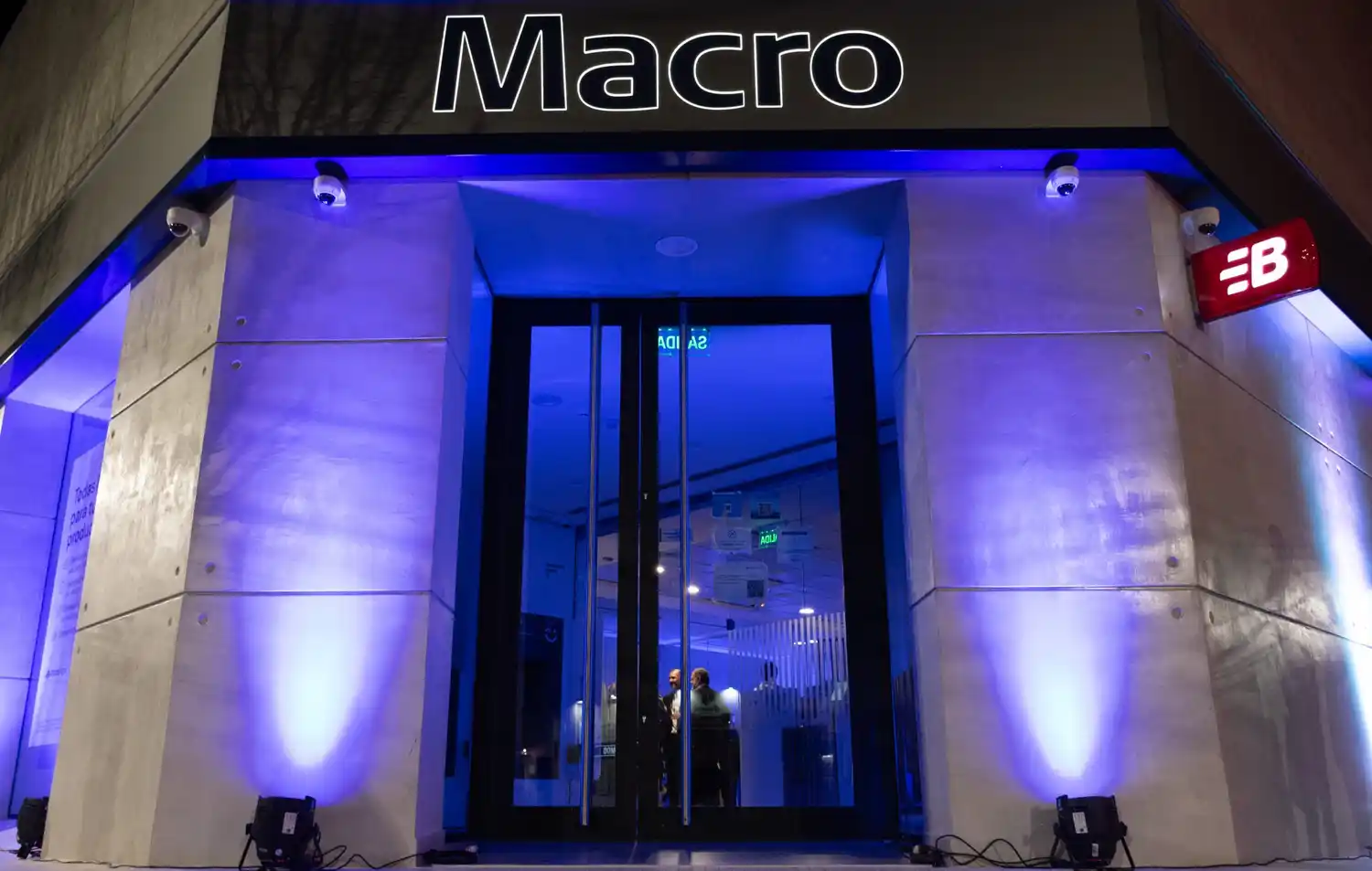 Banco Macro renovó su sucursal local con una inversión de $1400 millones