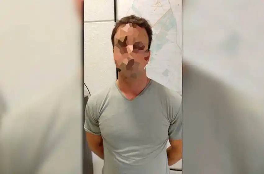 Detuvieron a un médico por eyacular la espalda de un paciente