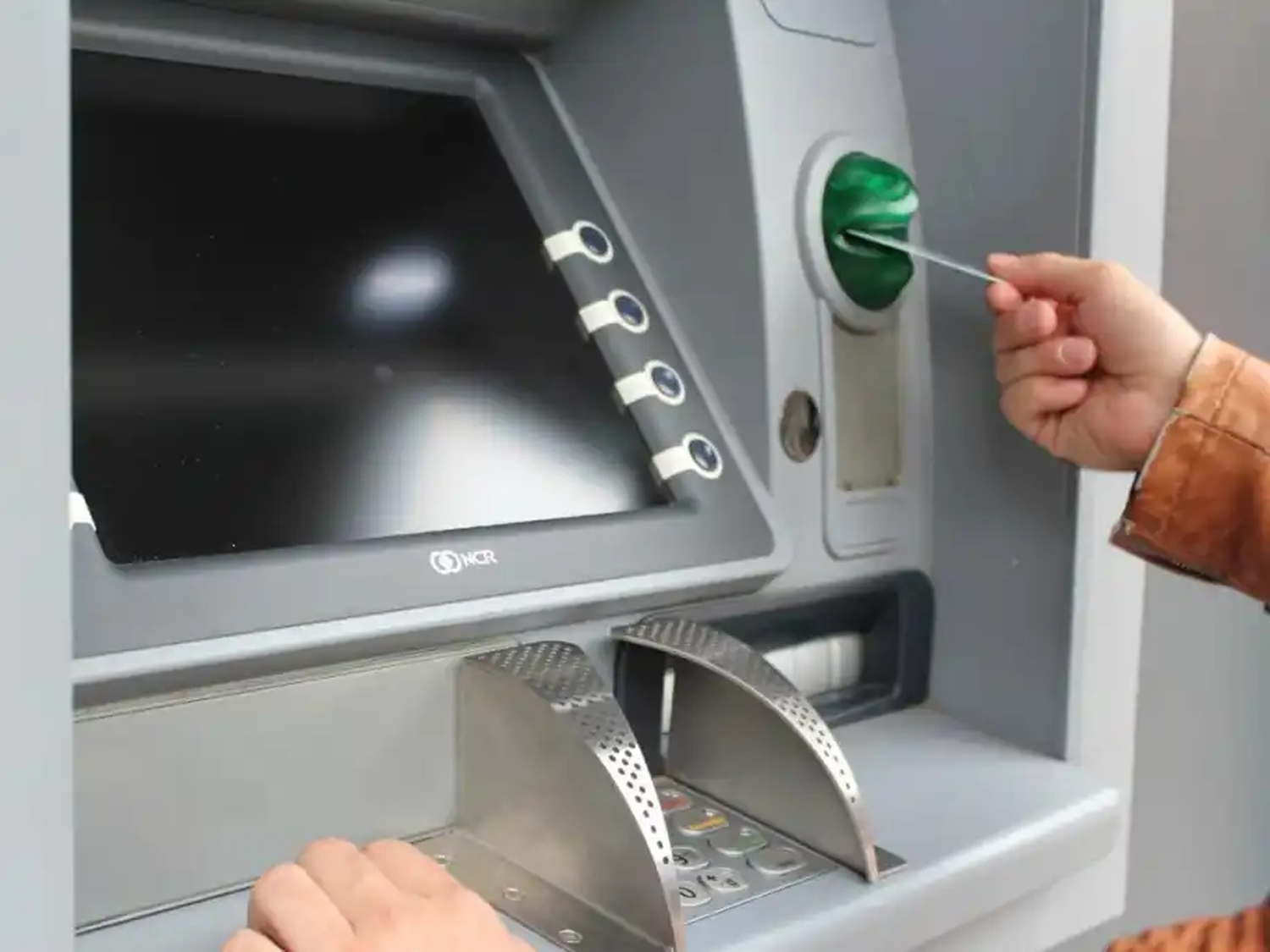 Cajeros automáticos: los bancos actualizan sus límites de extracción