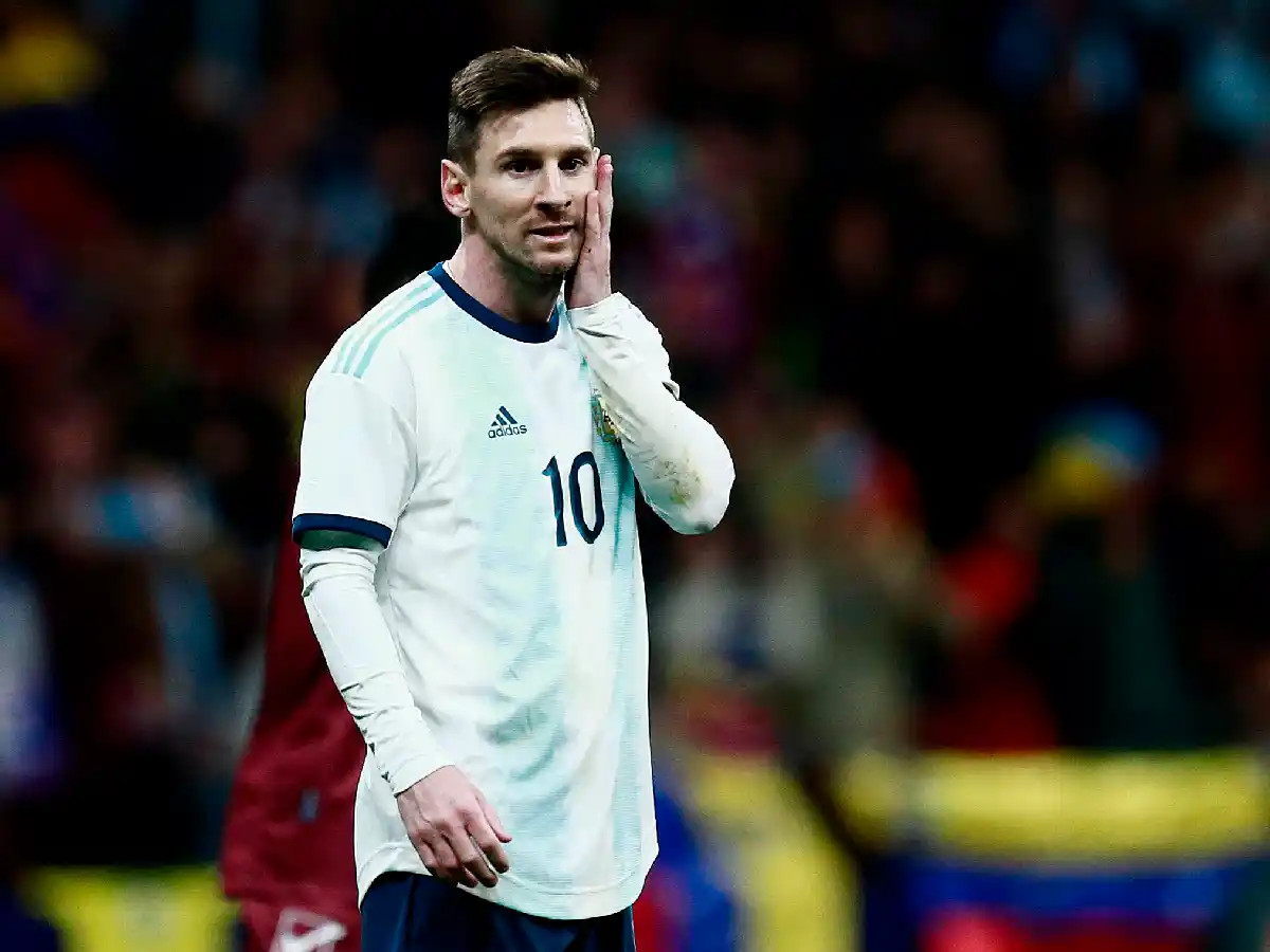 La selección perdió en el regreso de Messi