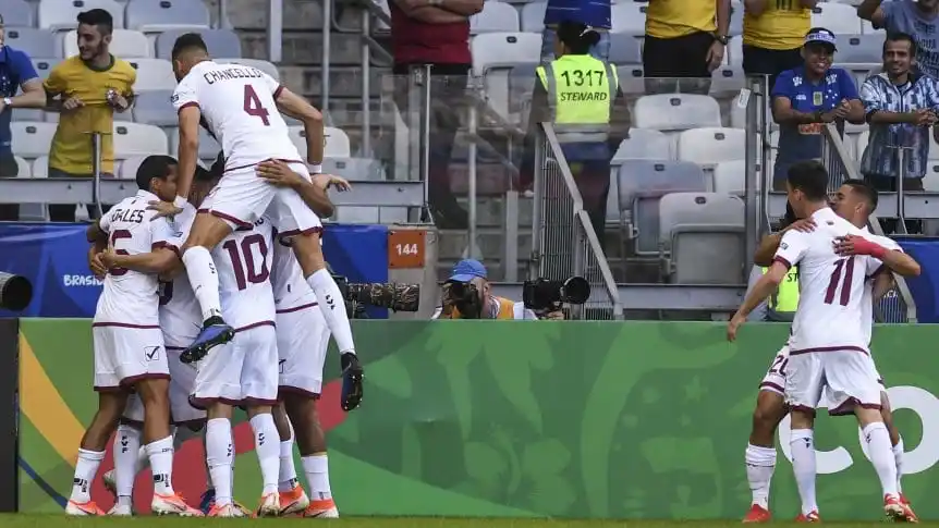 Venezuela pegó justo y se clasificó segundo en su grupo