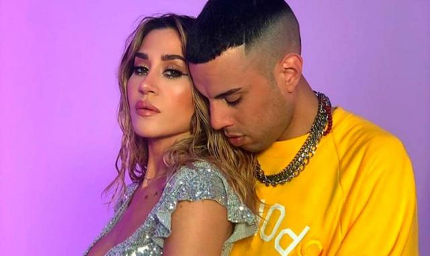 ¿Está de novia? Jimena Barón a los besos con el reggaetonero Romeo "El Santo"