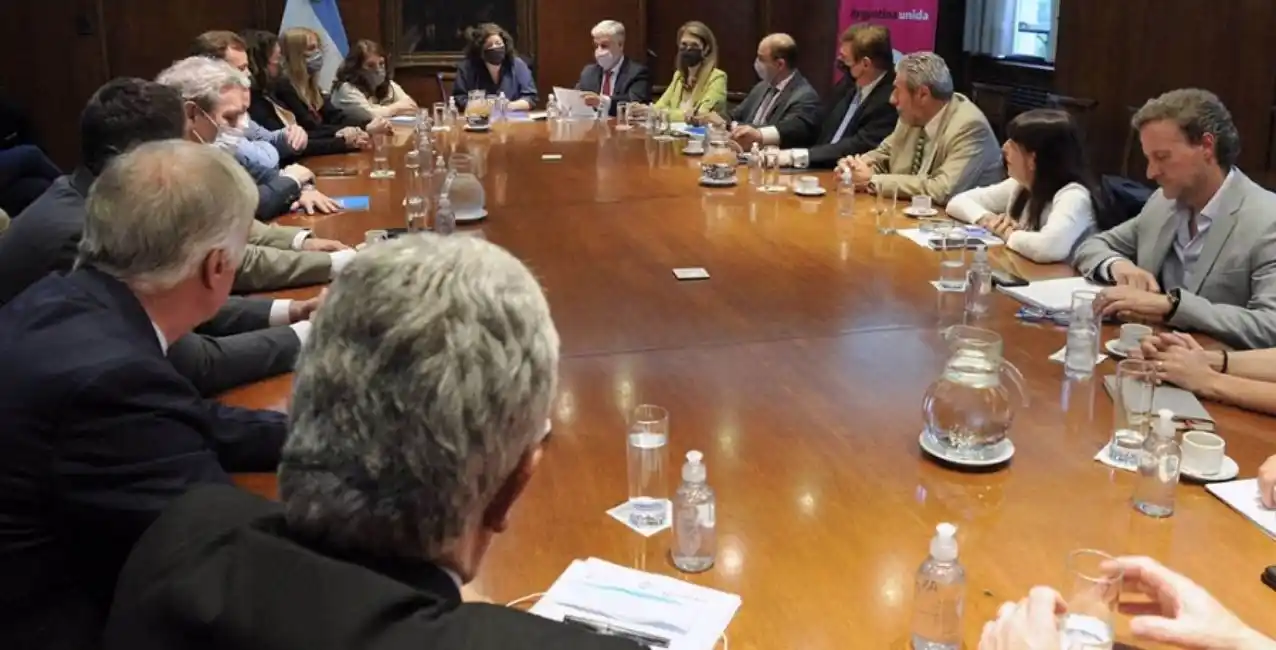 Principio de acuerdo: los precios de medicamentos retrocederían al 1 de noviembre