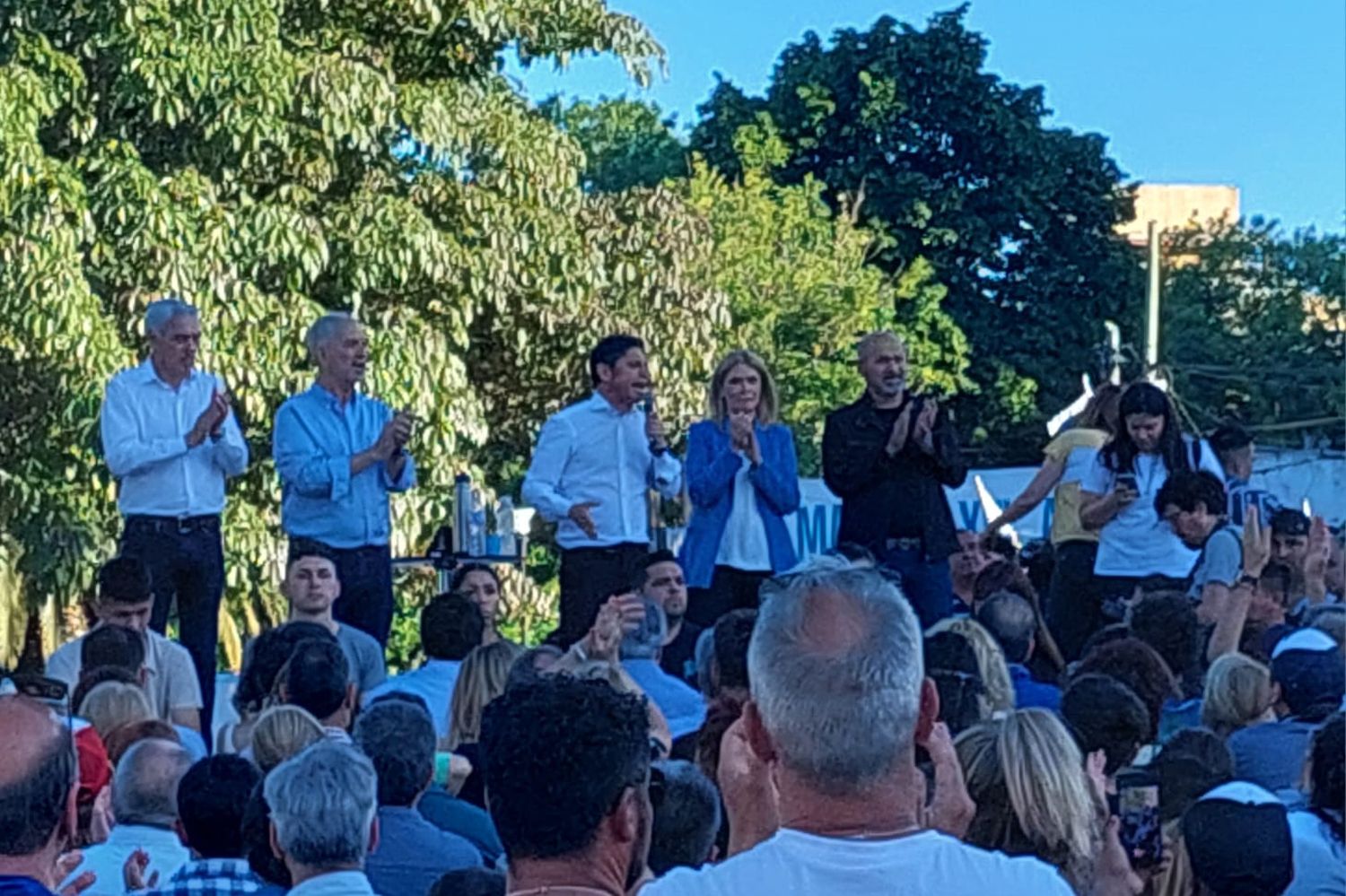 Acto en Plaza Malvinas en La Plata.