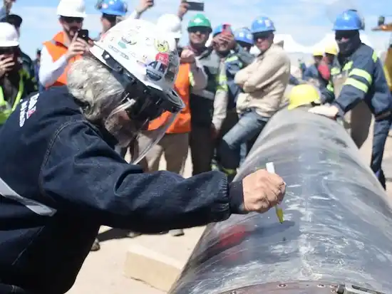 Terminaron de unir el oleoducto que conecta Vaca Muerta con el Océano Atlántico