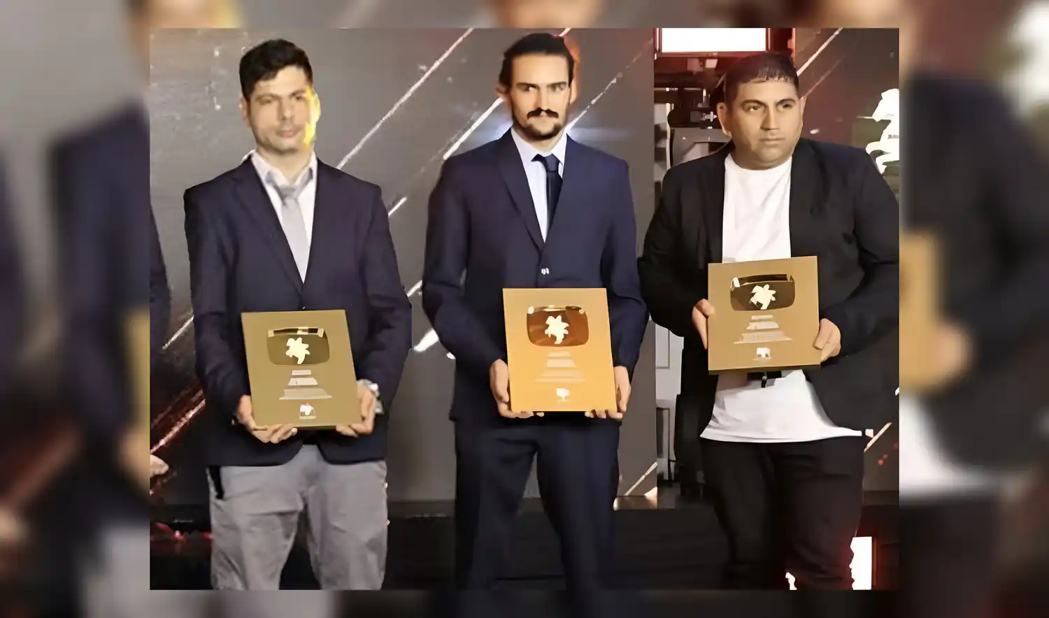 Luis Pardo, Maximiliano Braga y Alexis Pan fueron destacados como "líderes" del Knight Consortium en la cena en el hotel Emperador.