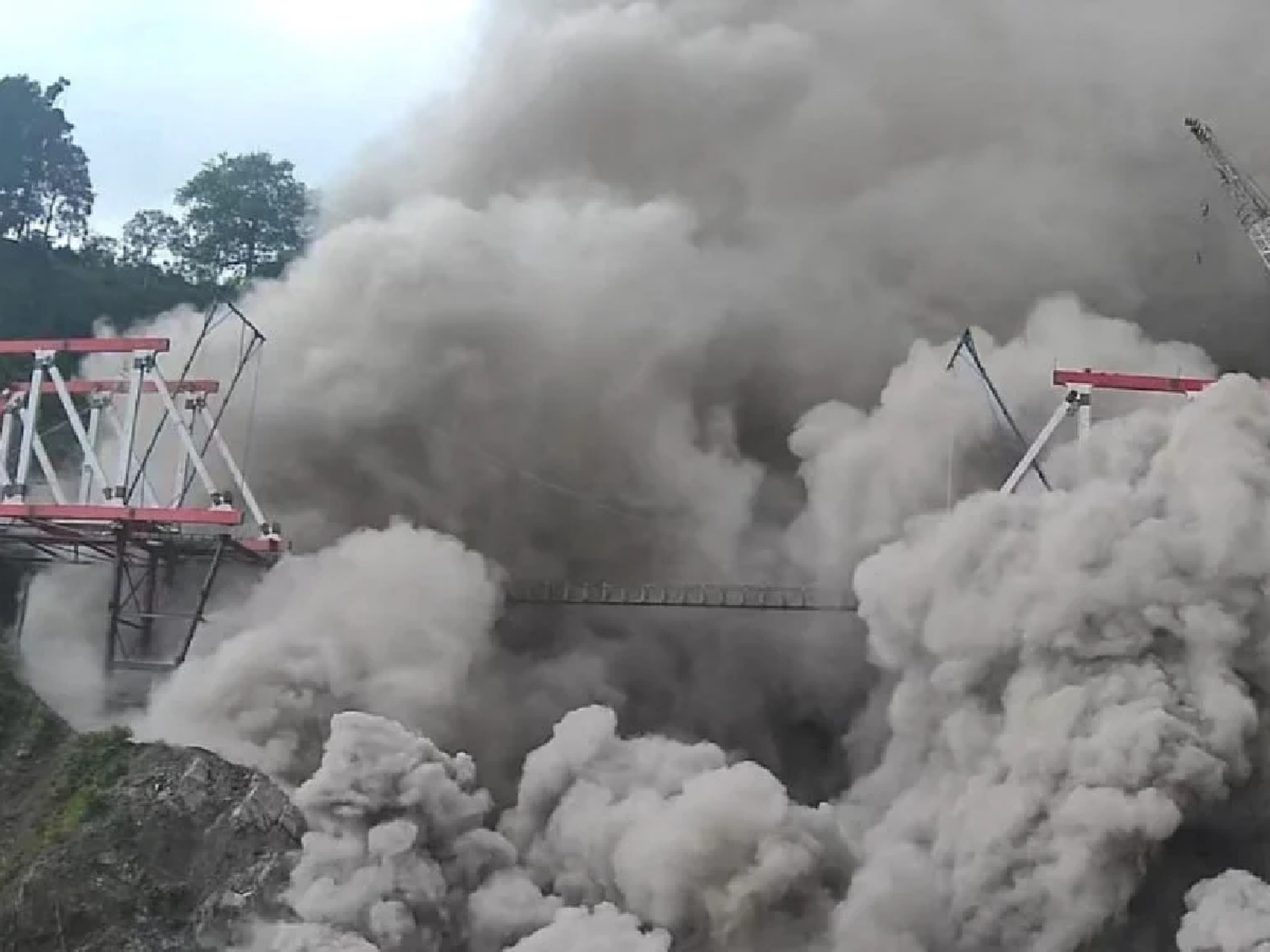 Indonesia: dos mil evacuados por la erupción de un volcán de la isla de Java