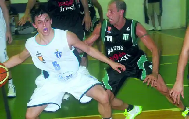 Racing juega todas sus cartas para mantener la categoría