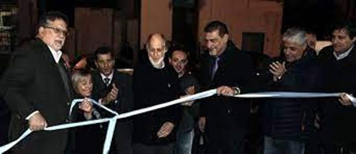 El Rector de la Universidad  Tecnológica Nacional  inauguró la Plazoleta del  Estudiante Tecnológico