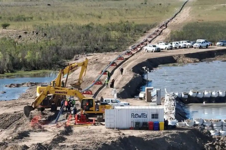 En total todo el cruce de la laguna Setúbal requirió 25 días de trabajo. Foto: Fernando Nicola