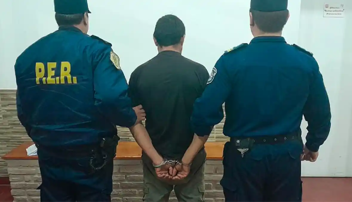 Un sujeto alcoholizado arremetió a golpes contra sus hijos y se atrincheró en la casa