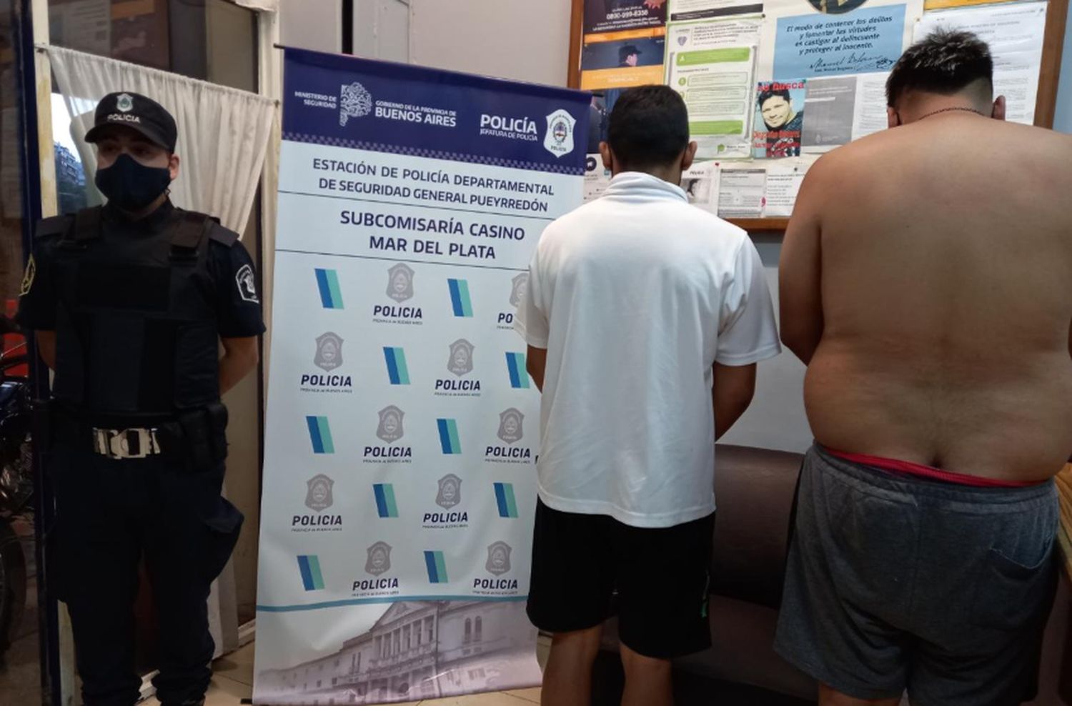 Dos mayores y un menor asaltaron en banda a un joven