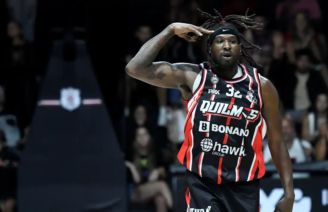 Tirrell Brown volvió a tener una buena noche (Foto: Prensa Quilmes)