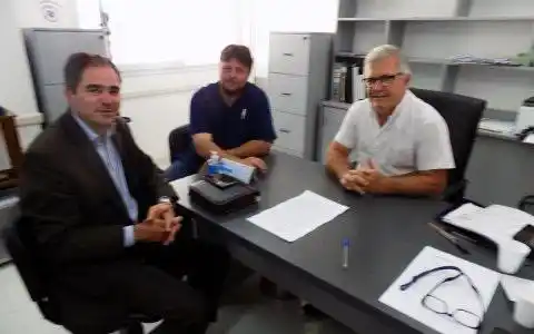 El Municipio de Larroque firmó un convenio con el Hospital Centenario
