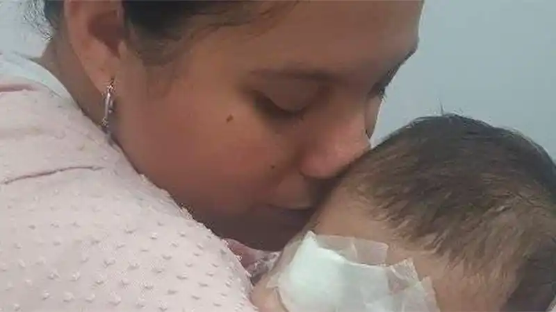 Tras la donación anónima de $1.000.000, operaron a la beba con cataratas congénitas bilaterales