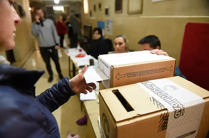 El 70 por ciento del padrón electoral participó de los comicios provinciales
