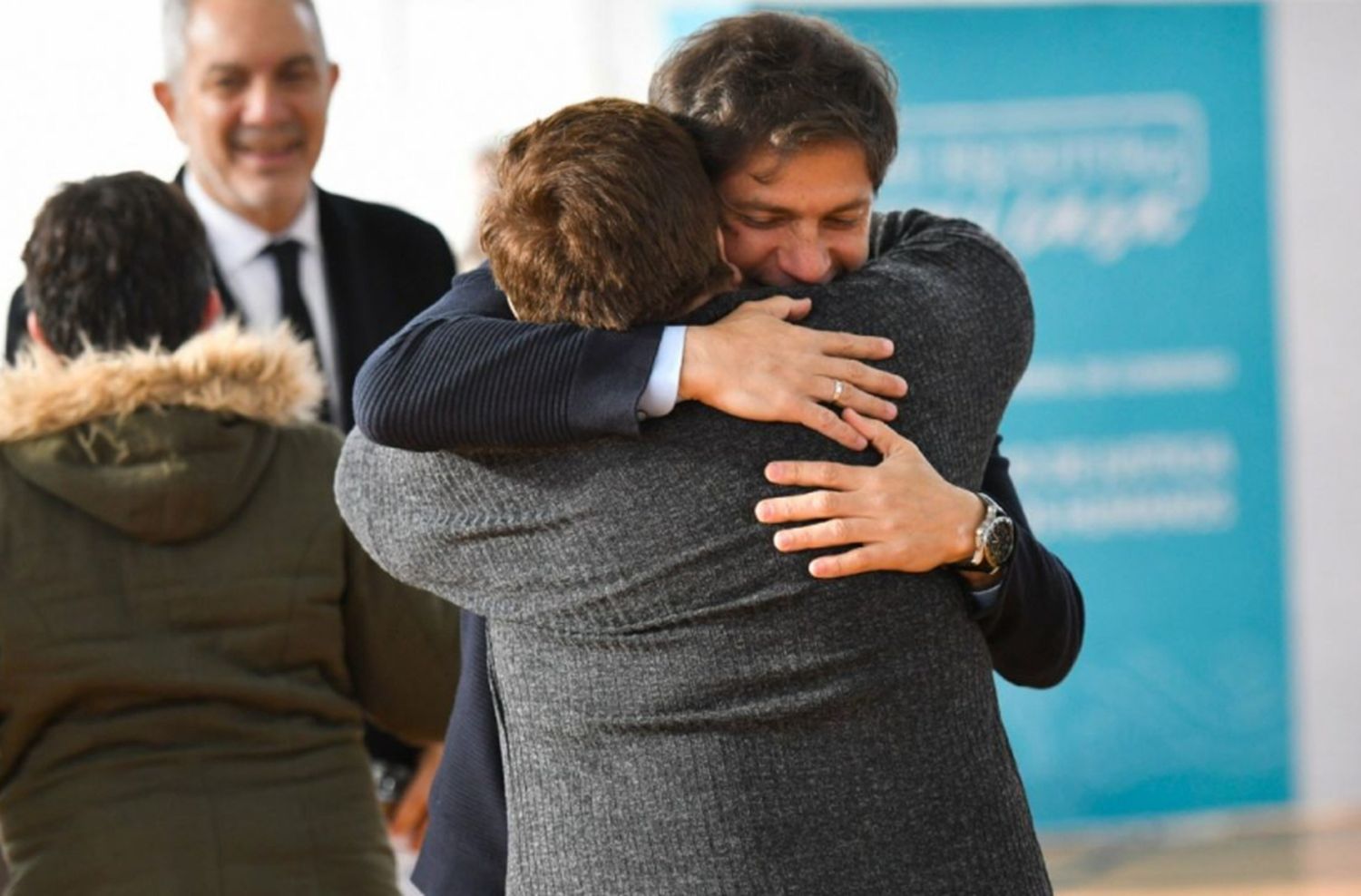 Axel Kicillof entregó 100 escrituras y afirmó: "Donde no llega el mercado, tiene que aparecer el Estado"