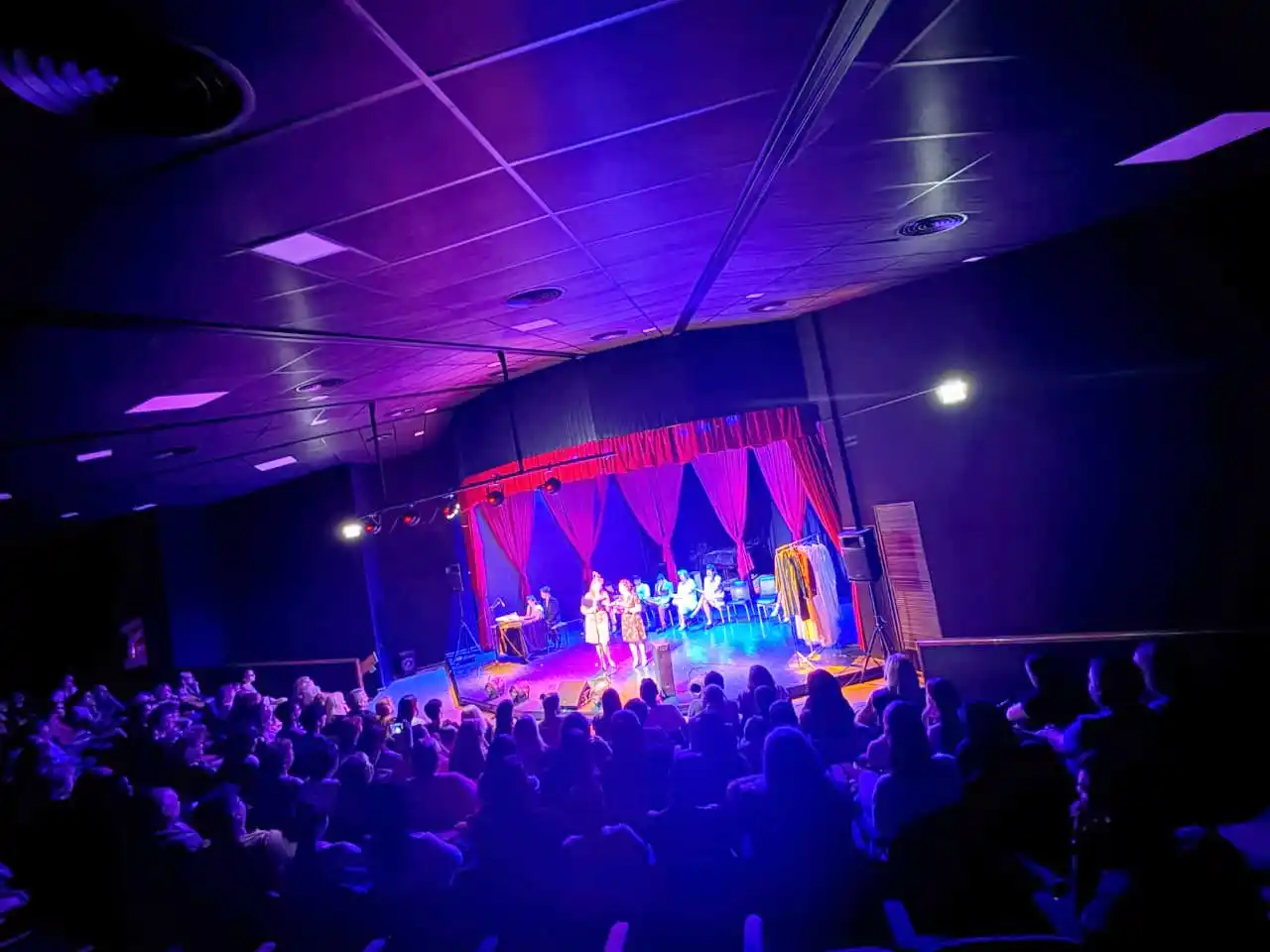 El publico local disfrutó de las dos obras que se realizaron en el Teatrillo