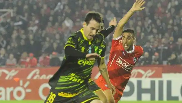 Copa Argentina: en el debut de Milito, Defensa sorprendió al Rojo