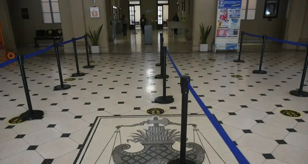 Las Oficinas de Certificaciones y los RDAM atenderán de 7.15 a 12.45. Foto: Archivo El Litoral