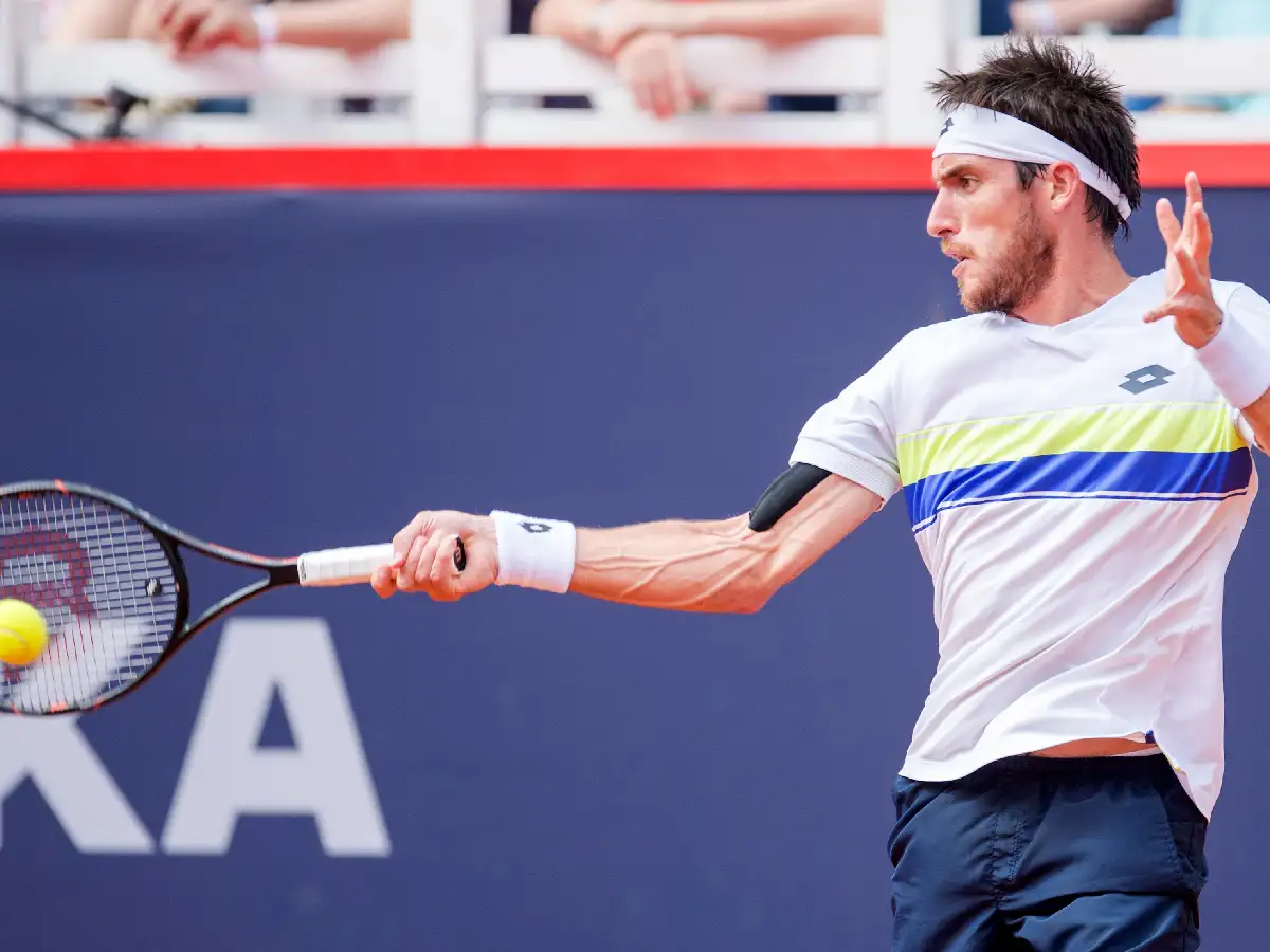 Mayer arrancó derecho en Cincinnati