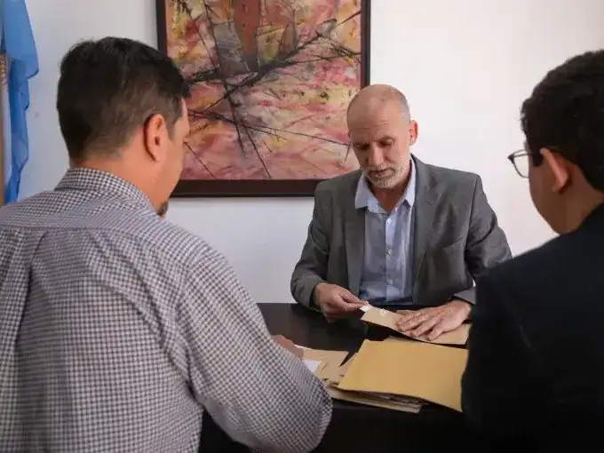“Horizonte de sucesos”, la novela ganadora del Fray Mocho, y una mención especial para una Gualeya