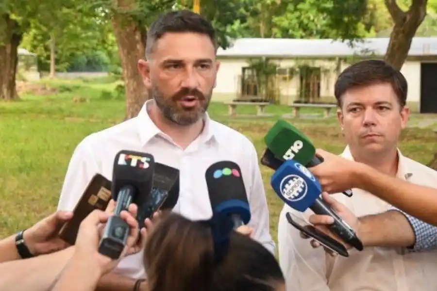 Enrique Estévez ministro de Ambiente y Alejandro Luciani secretario de Biodiversidad