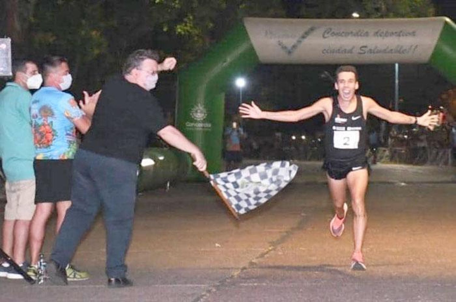 Julián Molina, como en el 2019; ganó su segundo Maratón  de Reyes. Mainetti se impuso en mujeres