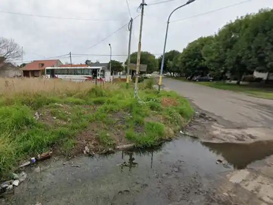 Reclaman arreglos de calles en el barrio Playa Serena