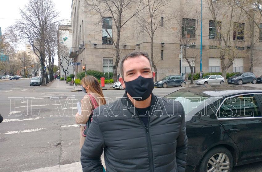El oficialismo cuestionó el sistema de fases: "Mucha gente está perdiendo su empleo de toda la vida"