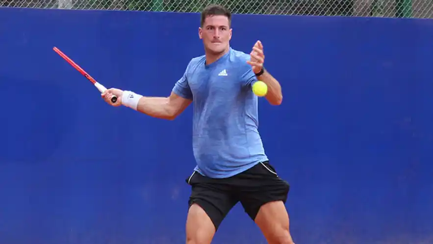 Inolvidable triunfo de un argentino en Roland Garros: ingresó como “perdedor afortunado” y ganó su primer partido de un Grand Slam