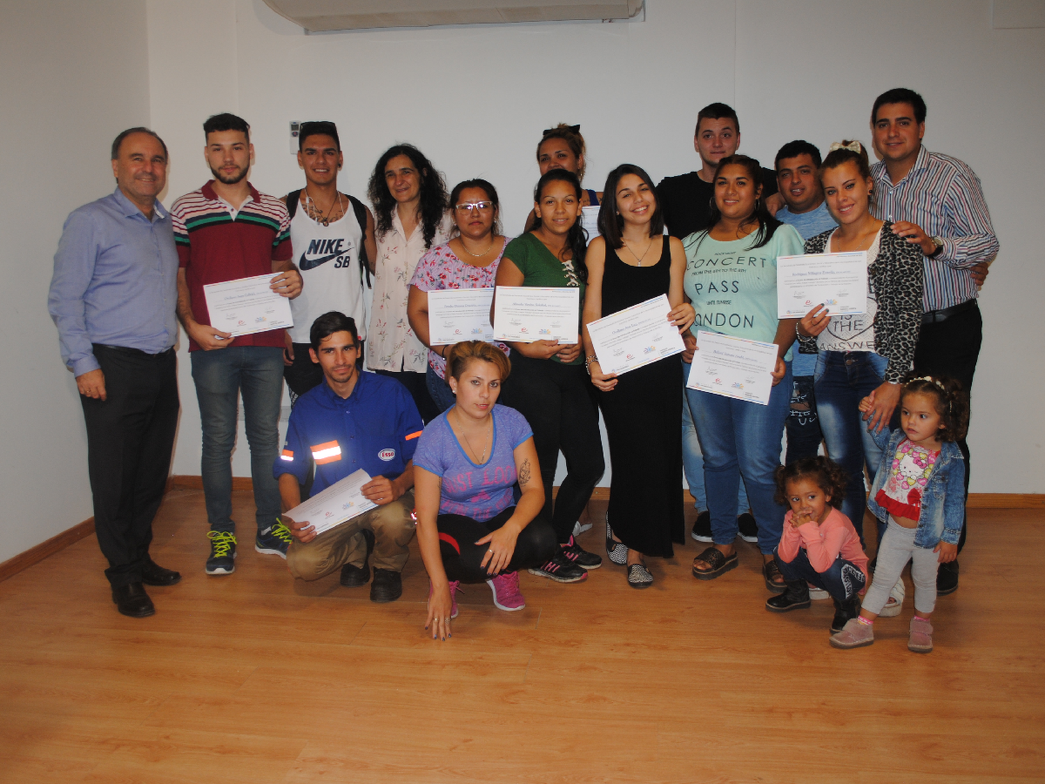Entregaron certificados a asistentes de los Cursos de Introducción al Trabajo
