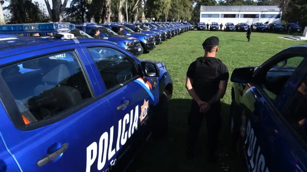La provincia incorporó 60 camionetas 0 KM para la policía del Departamento  Rosario