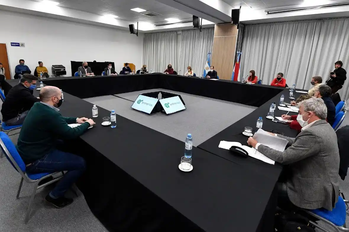 Bordet y el COES provincial establecieron pautas sobre el corredor de la Ruta 14