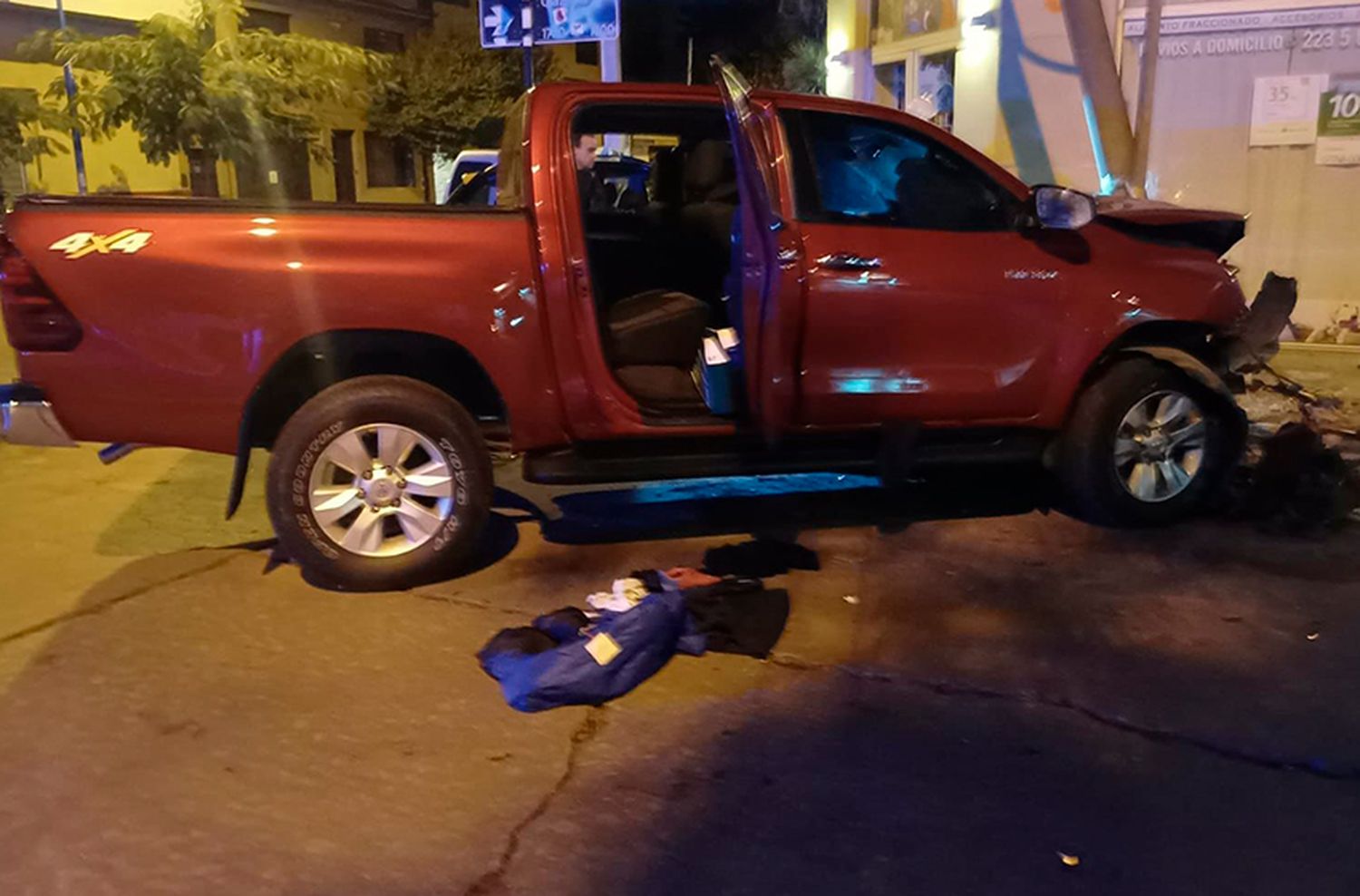 Manejaba borracho el conductor de la camioneta que impactó al taxi