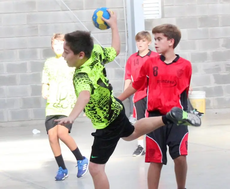 Reparto en el handbol local