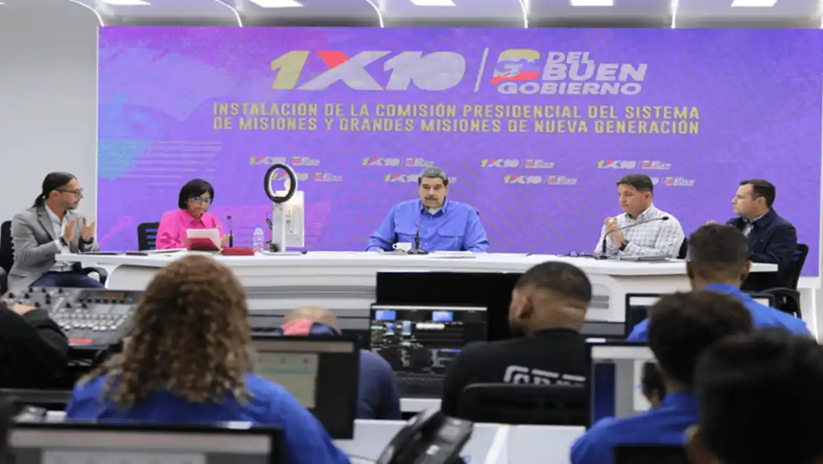 ¿AHORA SÍ? Maduro instruyó a sus funcionarios a ser más eficientes y se declaró en batalla contra el burocratismo