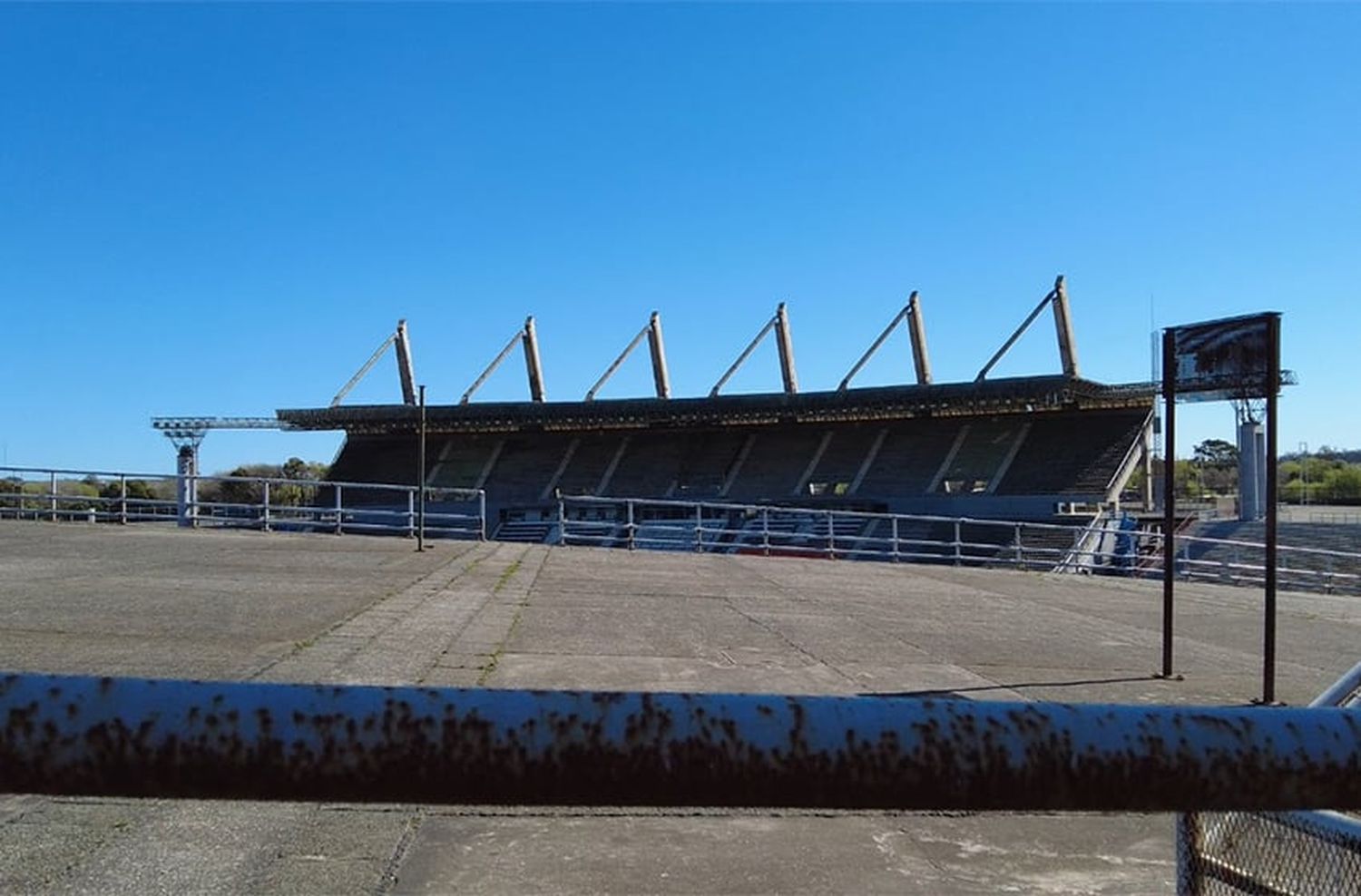 La Liga de fútbol celebró la decisión de Provincia sobre el Minella