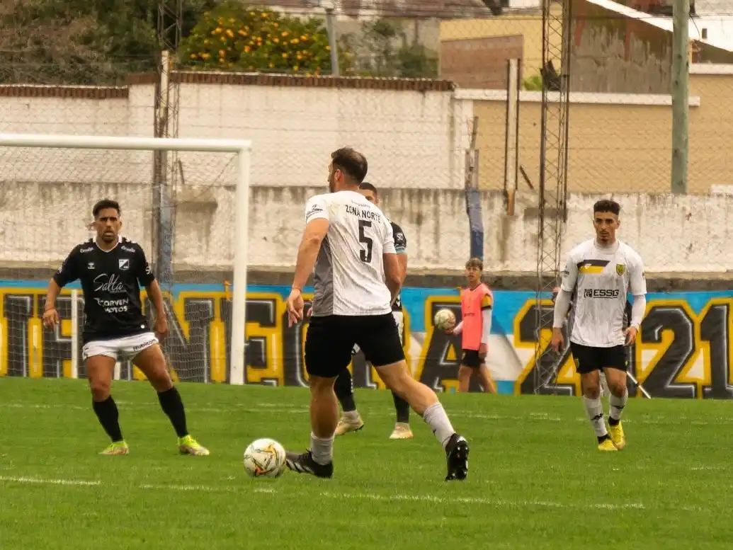 Igartúa, rendidor volante defensivo de Santamarina.