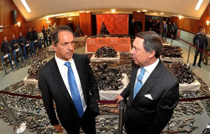 Scioli encabezó acto de destrucción de armas de fuego en La Plata