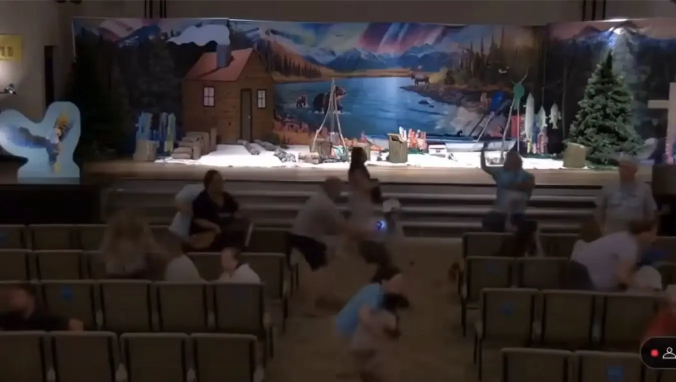 Muere un hombre que atacó a balazos a feligreses en una iglesia en Michigan