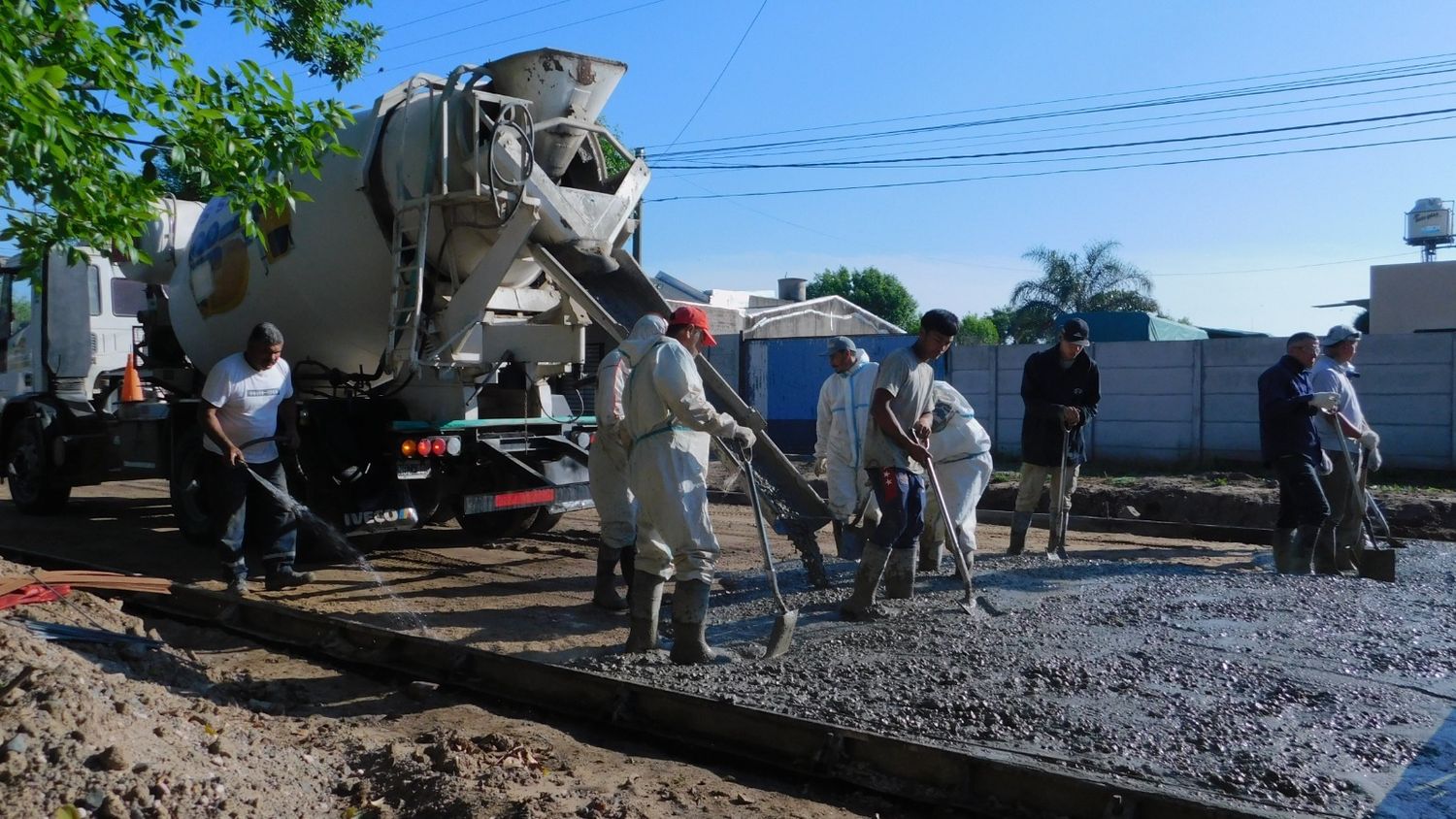 Cuadrillas trabajando en el barrio San José Obrero.