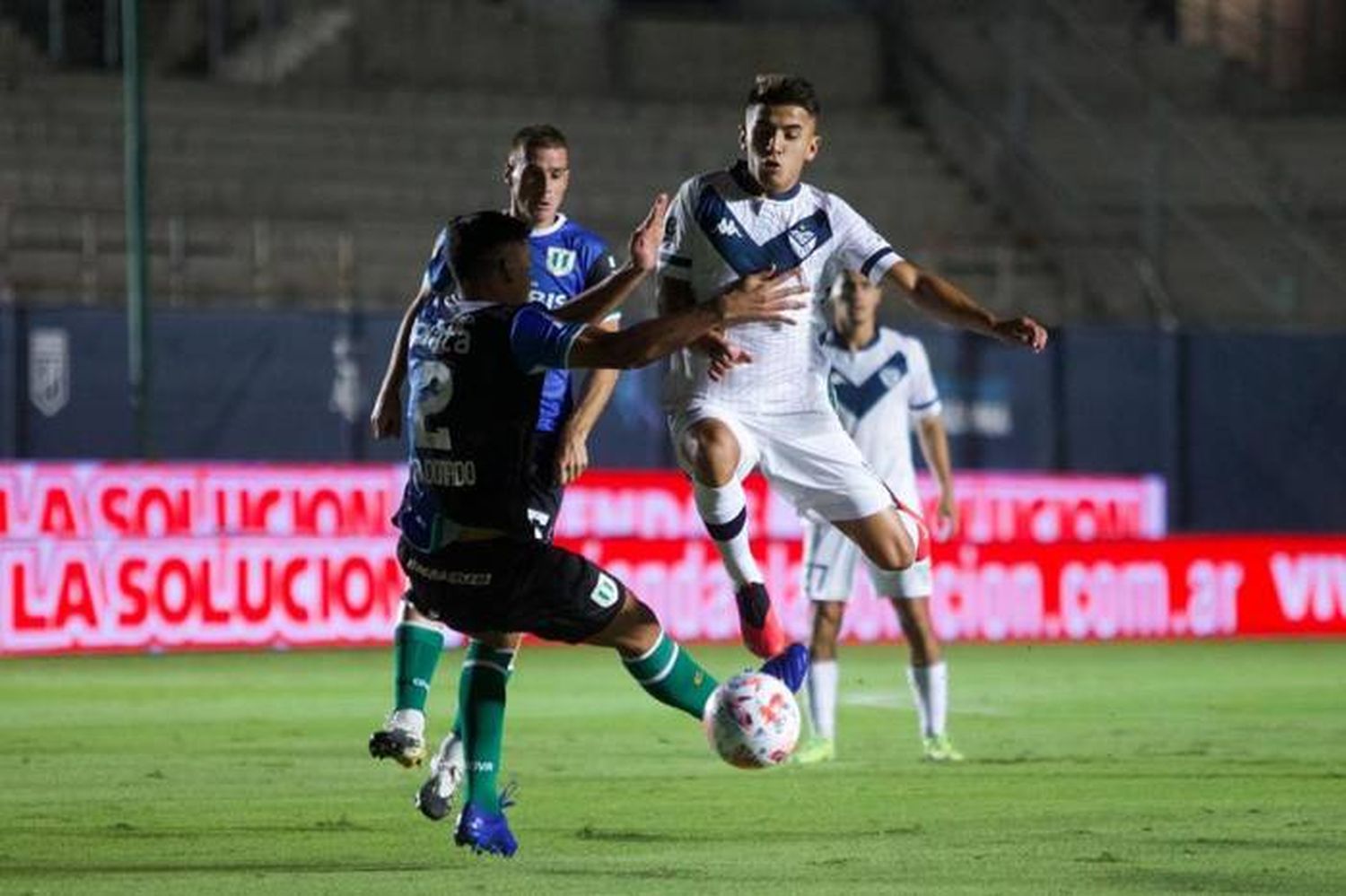 Banfield le ganó 3-2 a Vélez y jugará la Copa Sudamericana 2022