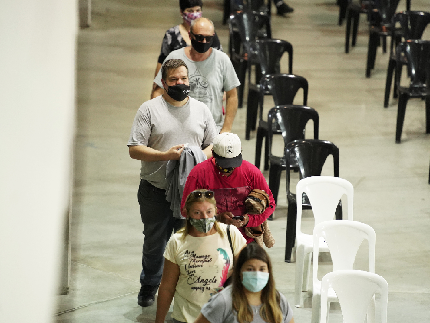 Vacunarán con primeras y segundas dosis a notificados y a mayores de 60 sin turno 