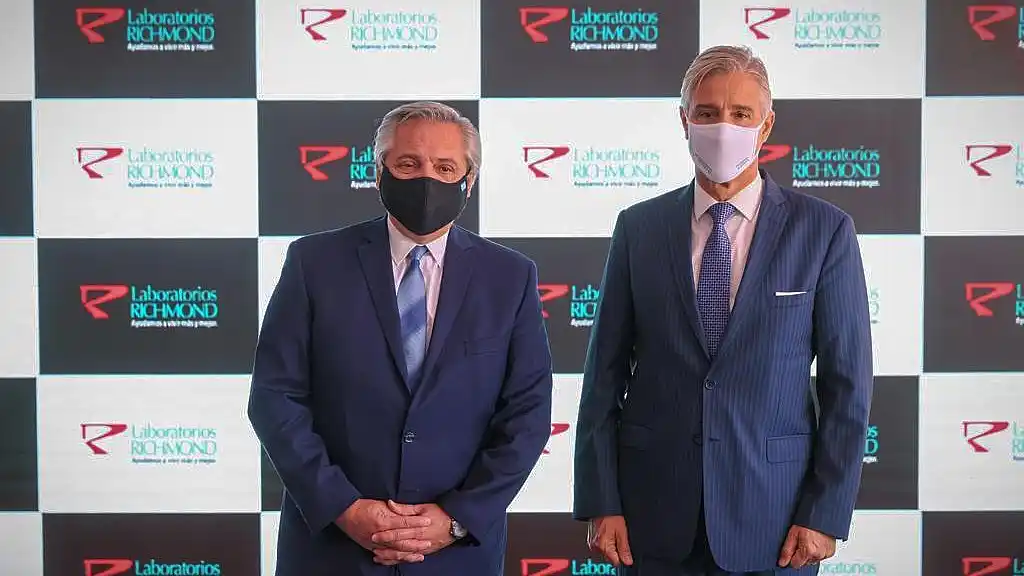 Alberto Fernández desembarca en Pilar para visitar el laboratorio Richmond que produce la vacuna Sputnik