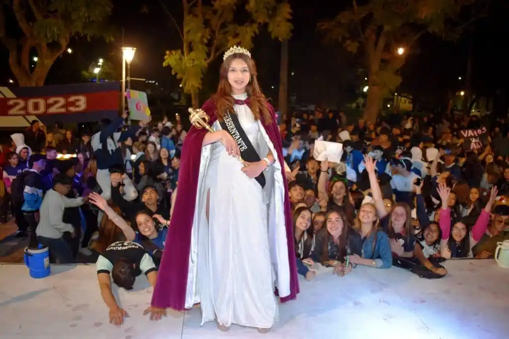 Alina Ormaechea Villanueva representa a los Estudiantes 2022