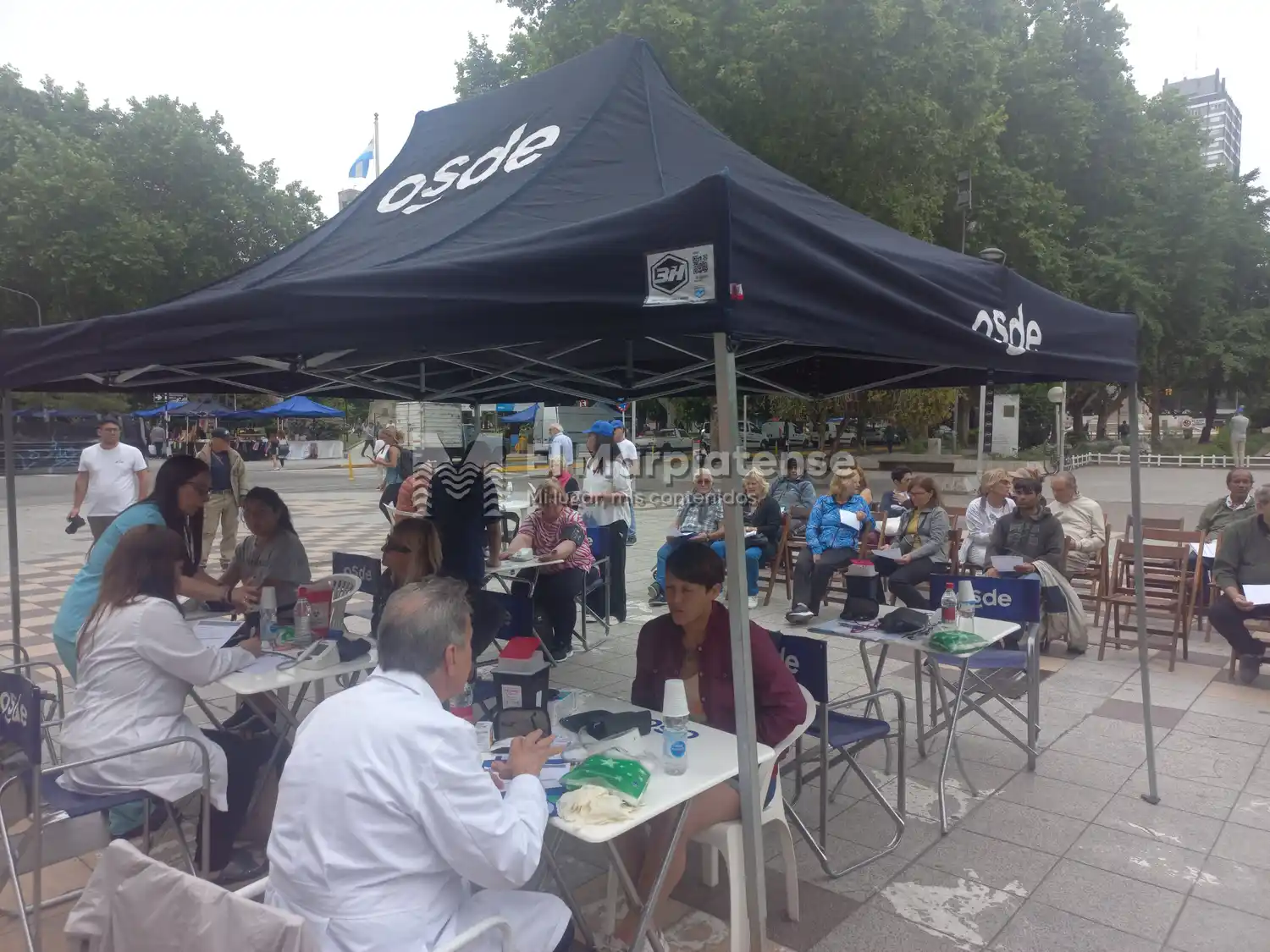 La Fundación OSDE realizó una campaña gratuita de control frente a la Catedral para generar conciencia en los vecinos marplatenses.