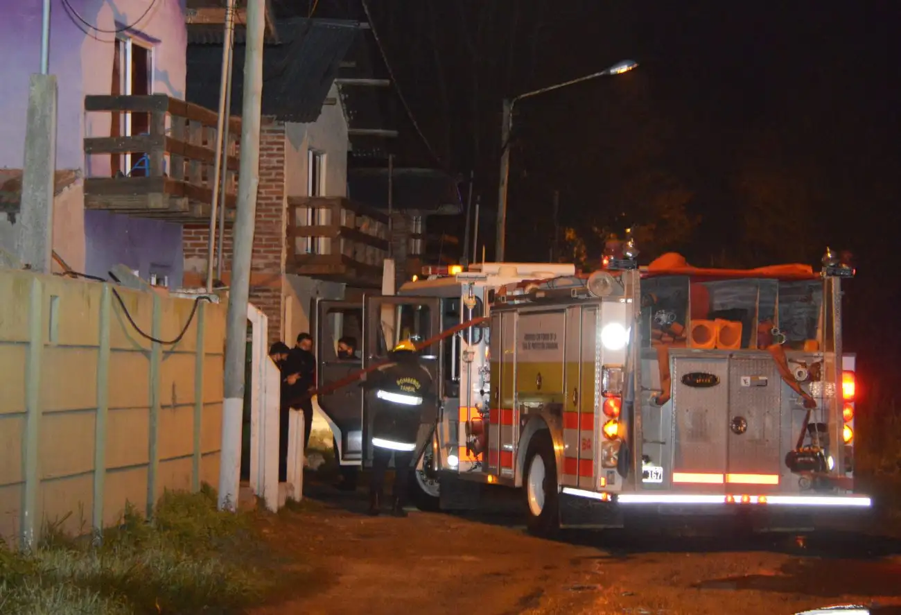 Se incendió un departamento en Calihué y Estrada