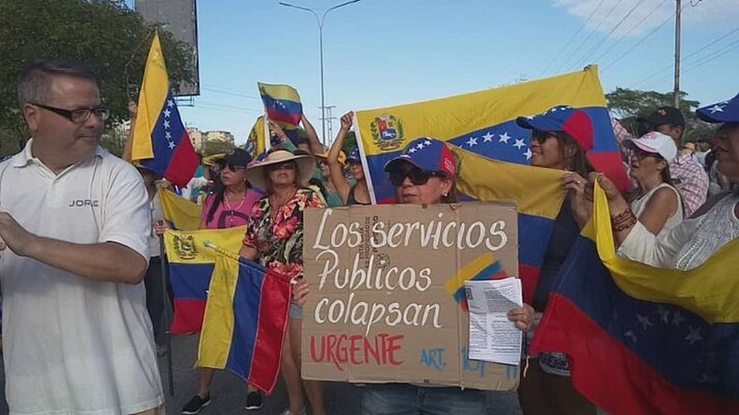 ¡ASÍ O MÁS CRUDO! Líderes deben reconectarse con la gente que no lee noticias políticas