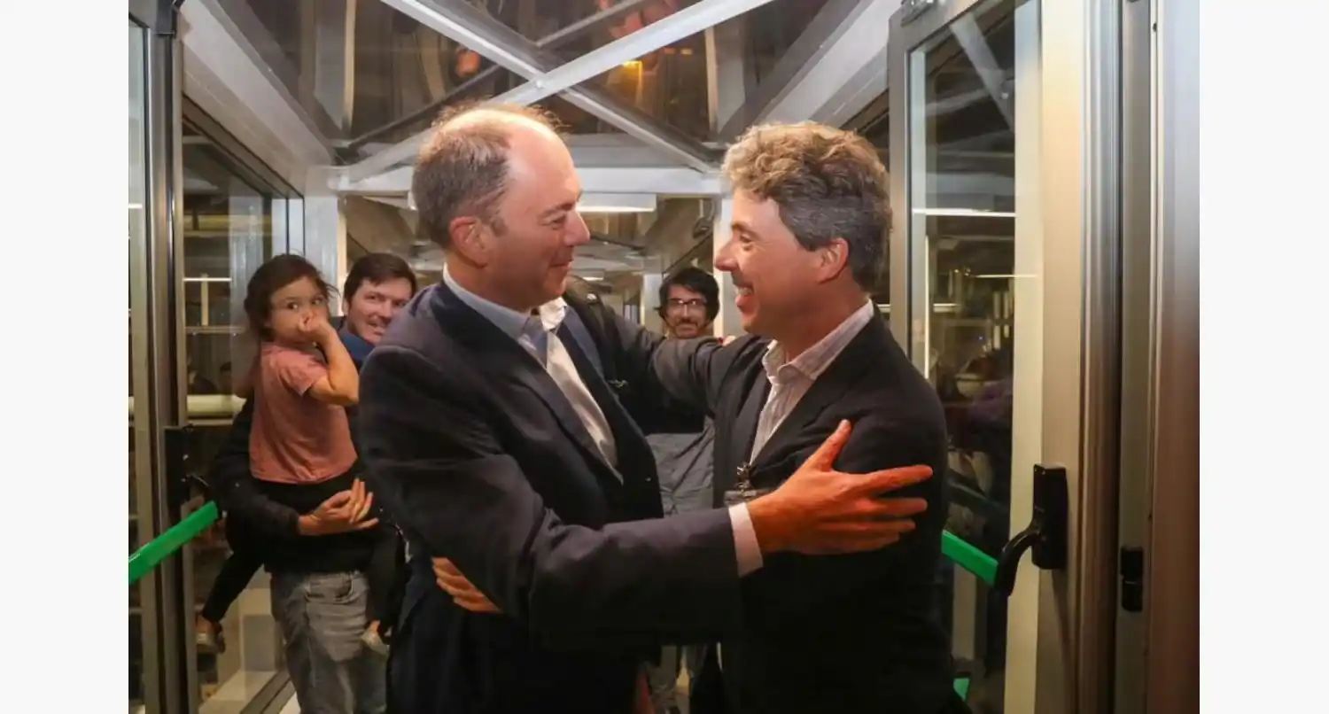 Los diplomáticos echados de Venezuela por el Gobierno de Maduro llegaron al país tras 36 horas de viaje.